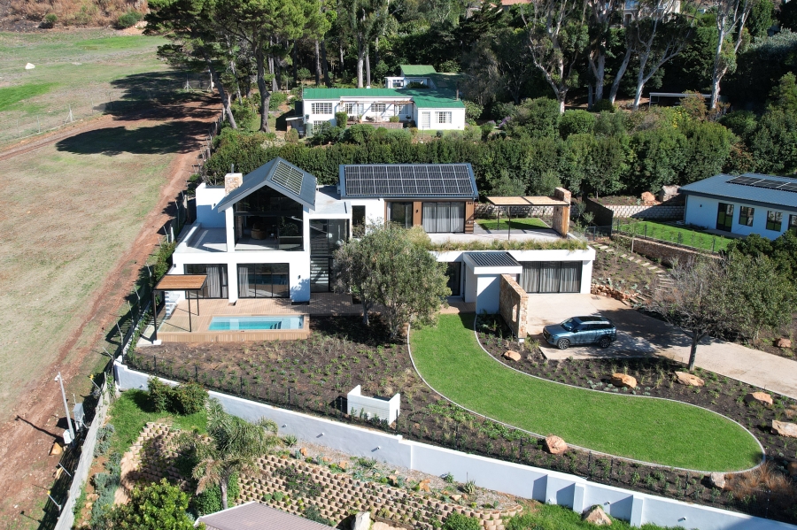 4 Bedroom Property for Sale in Zwaanswyk Western Cape